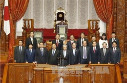 Thủ tướng Nguyễn Xuân Phúc hội kiến Chủ tịch Thượng viện Nhật Bản